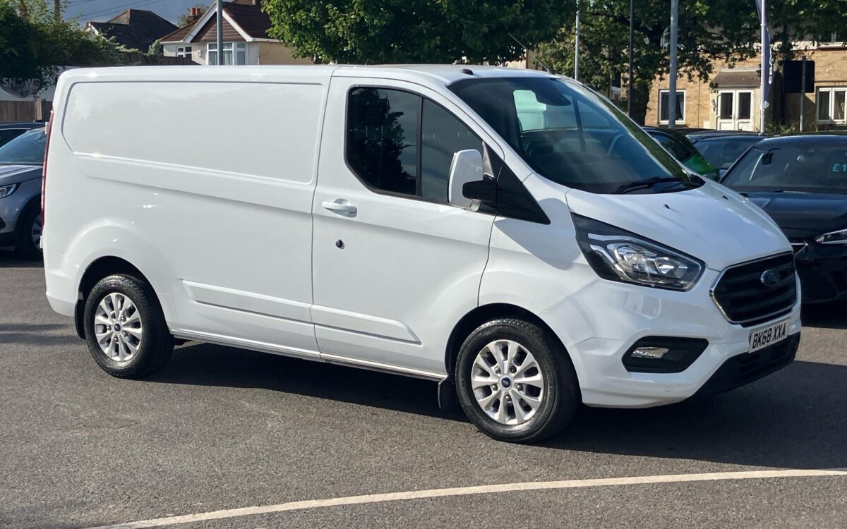 Ford-Transit Custom-2.0 280 EcoBlue Limited L1 H1 Euro 6 5dr-Limited-5-door-Van-model-year-2018