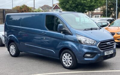 Used Ford Transit Custom for sale 2.0 300 EcoBlue Limited L2 H1 Euro 6 (s/s) 5dr in Hampshire YS69