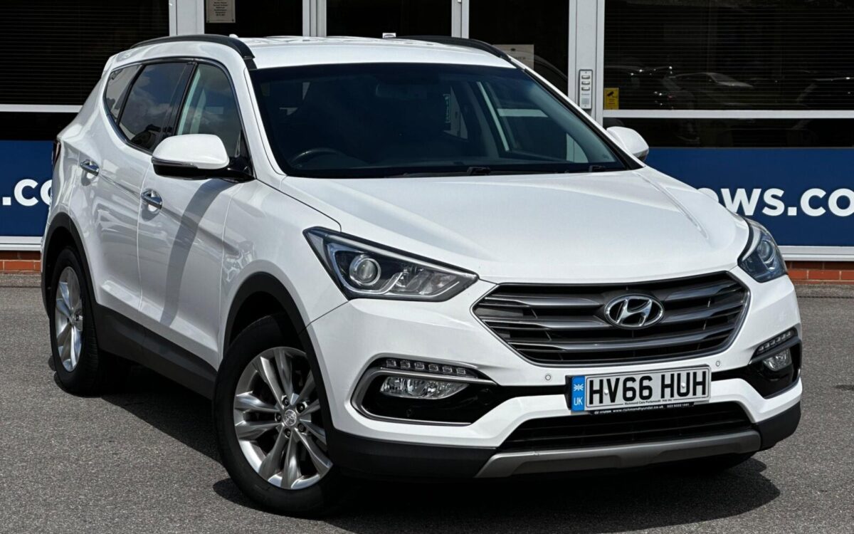 Hyundai-Santa Fe-2.2 CRDi Blue Drive Premium 4WD Euro 6 (s/s) 5dr-Premium-5-door-Estate-model-year-2016