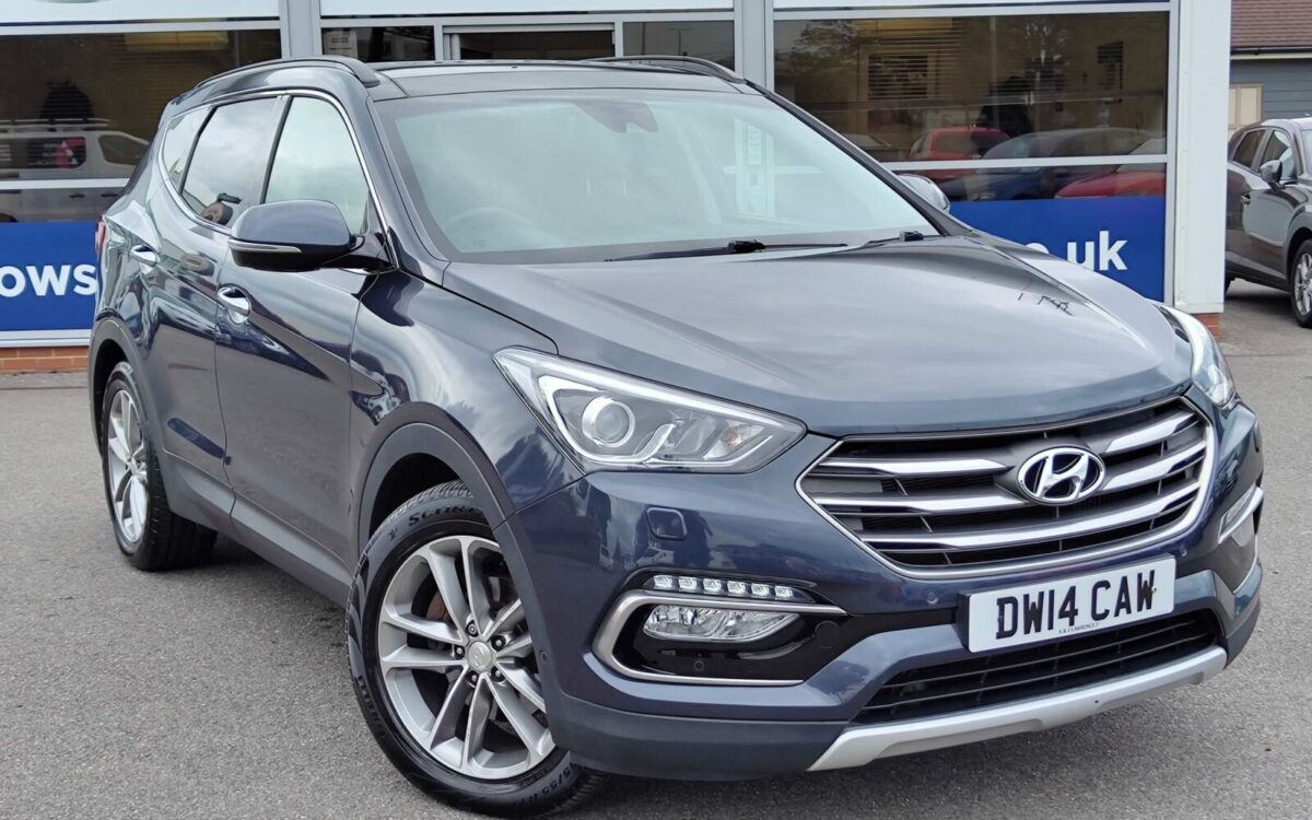 Hyundai-Santa Fe-2.2 CRDi Blue Drive Premium SE Auto 4WD Euro 6 (s/s) 5dr (7 Seat)-Premium SE-5-door-Estate-model-year-2016