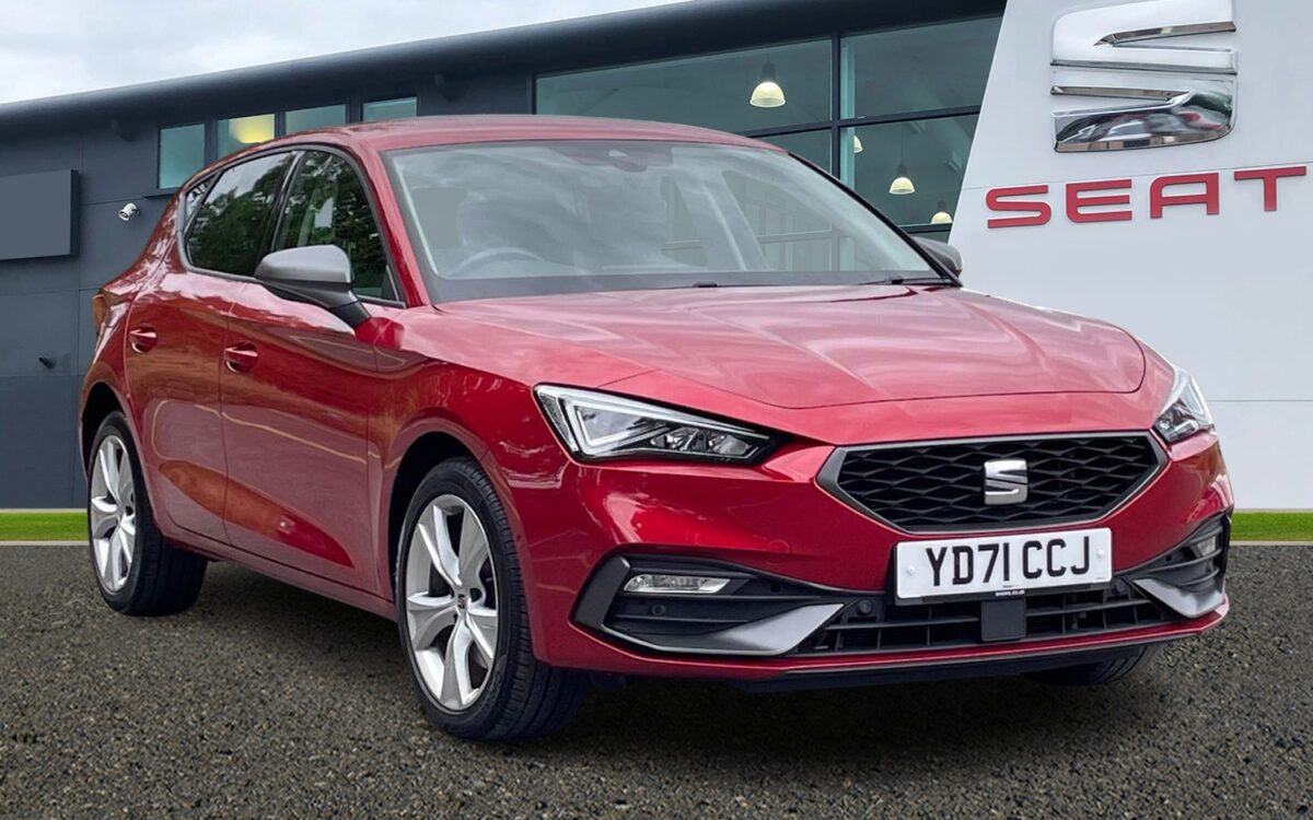 SEAT-Leon-e-Hybrid 1.4 (204PS) e-HYBRID FR DSG-MK4 (SE380)-5-door-Hatchback-model-year-2021