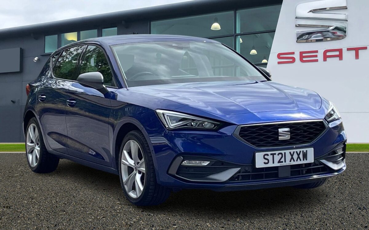 SEAT-Leon-e-Hybrid 1.4 (204PS) e-HYBRID FR DSG-MK4 (SE380)-5-door-Hatchback-model-year-2021