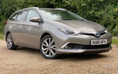 Used Toyota Auris for sale 1.8 VVT-h Excel Touring Sports CVT Euro 6 (s/s) 5dr in Hampshire KU66