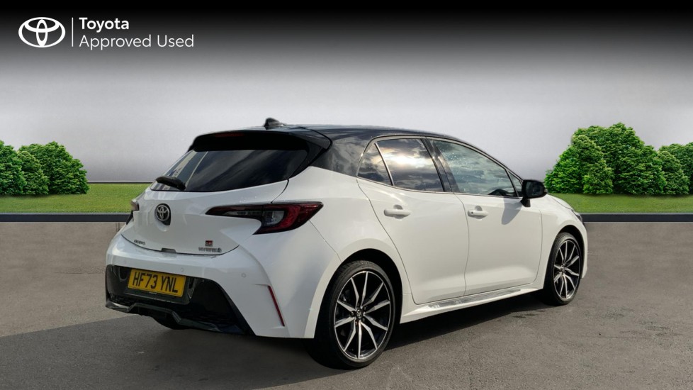 used-Toyota-Corolla-2.0-VVT-h-GR-SPORT-Hatchback-5dr-Petrol-Hybrid-CVT-Euro-6-ss-196-ps-Hatchback-5-door-model-year-2023-18247508-1