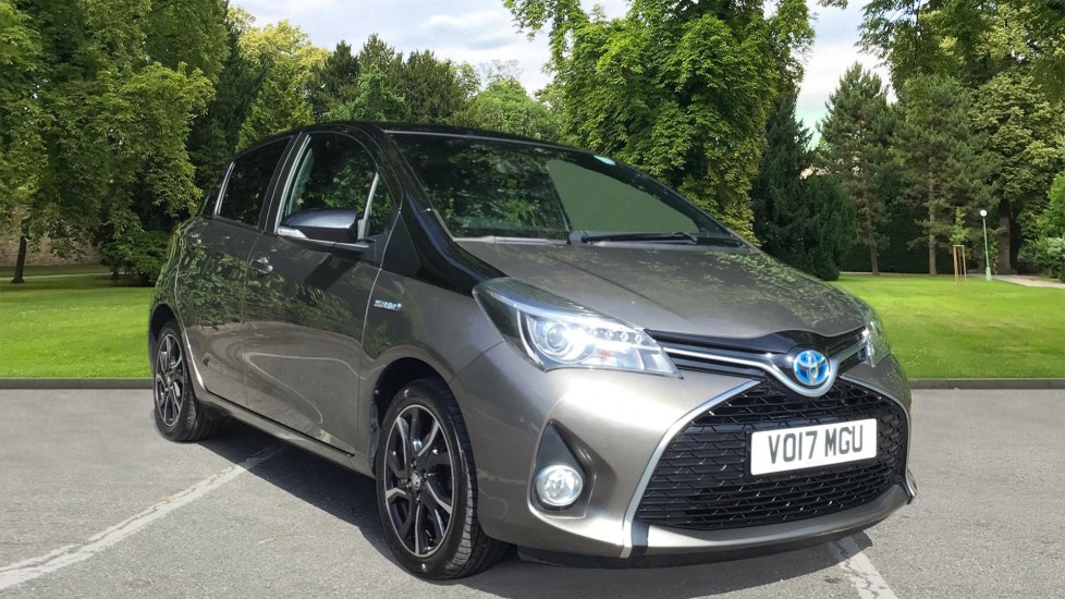 Toyota-Yaris-1.5 VVT-h Design E-CVT Euro 6 5dr-MK3 (YA6)-5-door-Hatchback-model-year-2017