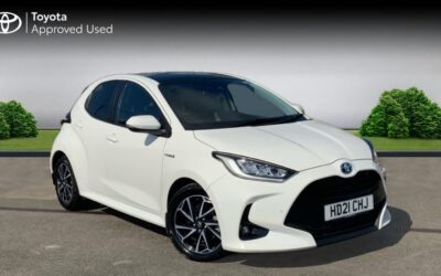 Used Toyota Yaris for sale 1.5 VVT-h Design E-CVT Euro 6 (s/s) 5dr in Hampshire HD21