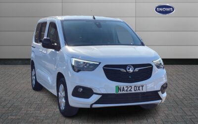 Used Vauxhall Combo Life for sale 50kWh SE Auto 5dr (5 Seat, 7.4kW Charger) in Hampshire NA22