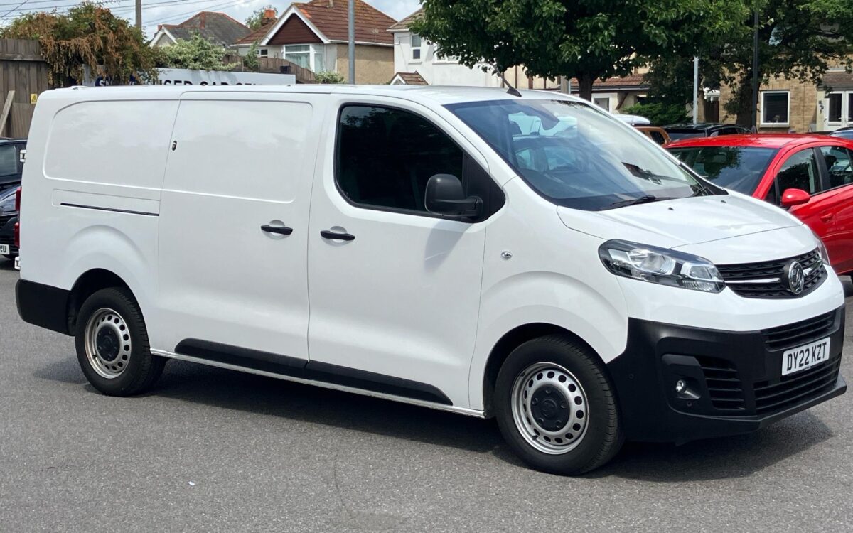 Vauxhall-Vivaro-1.5 Turbo D 2900 Dynamic L2 H1 Euro 6 (s/s) 6dr-Dynamic-6-door-Van-model-year-2022