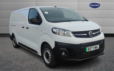 Used Vauxhall Vivaro for sale 3100 75kWh Dynamic Auto L2 H1 6dr (7.4kW Charger) in Hampshire BD73