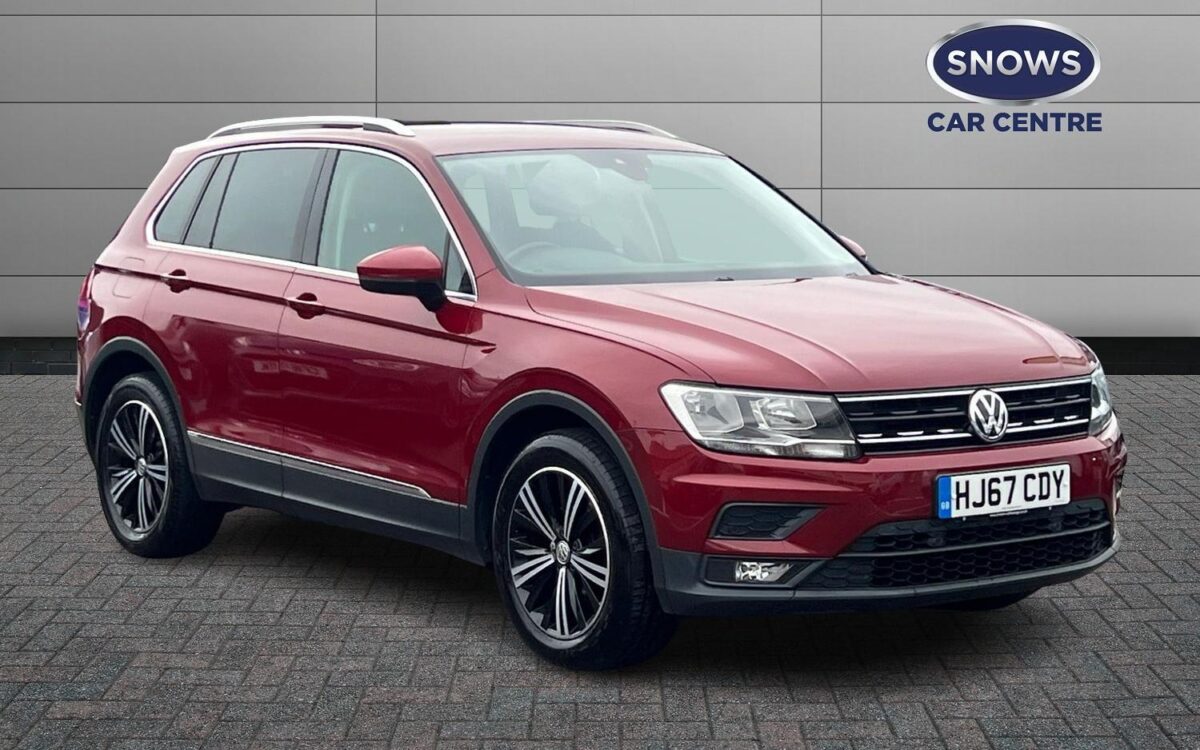 Volkswagen-Tiguan-2.0 TDI SE Euro 6 (s/s) 5dr-SE-5-door-Estate-model-year-2017