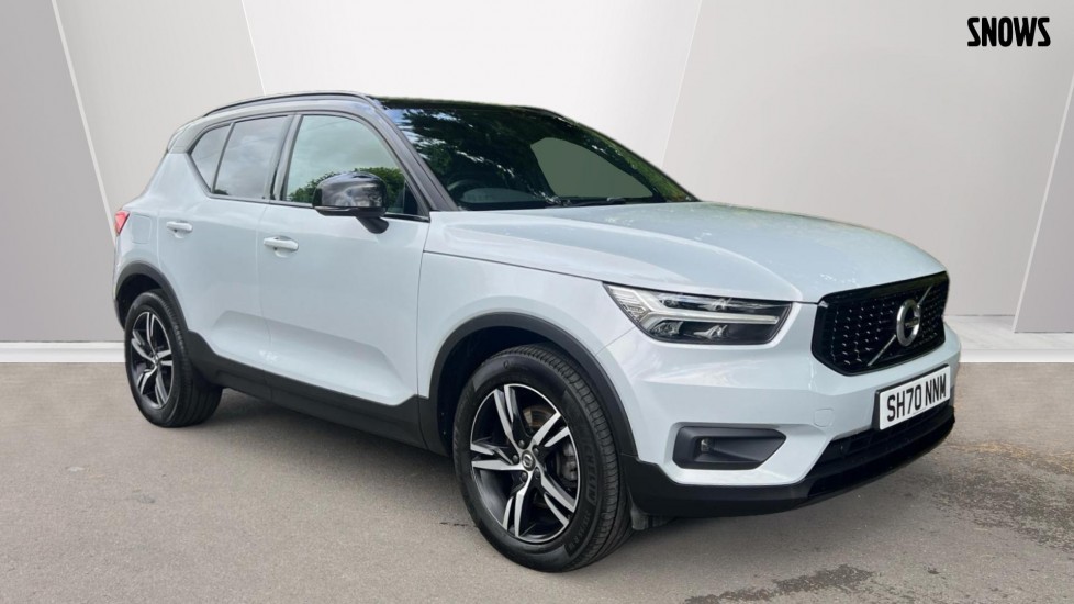 Volvo-XC40-R-Design