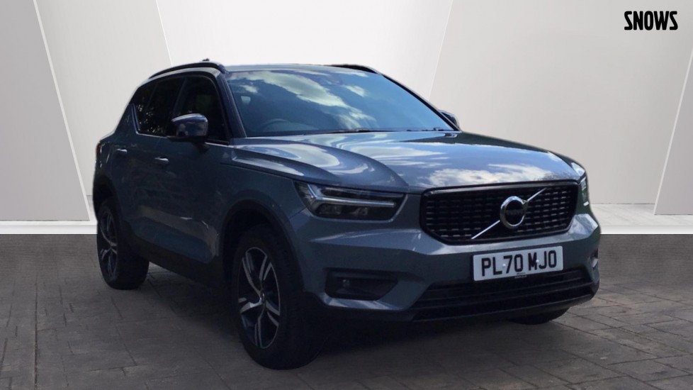 Volvo-XC40-R-Design