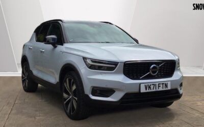 Used Volvo XC40 for sale Recharge R-Design Pro, T5 plug-in hybrid in Hampshire VK71