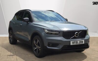 Used Volvo XC40 for sale T4 FWD R-Design Automatc in Hampshire VF19