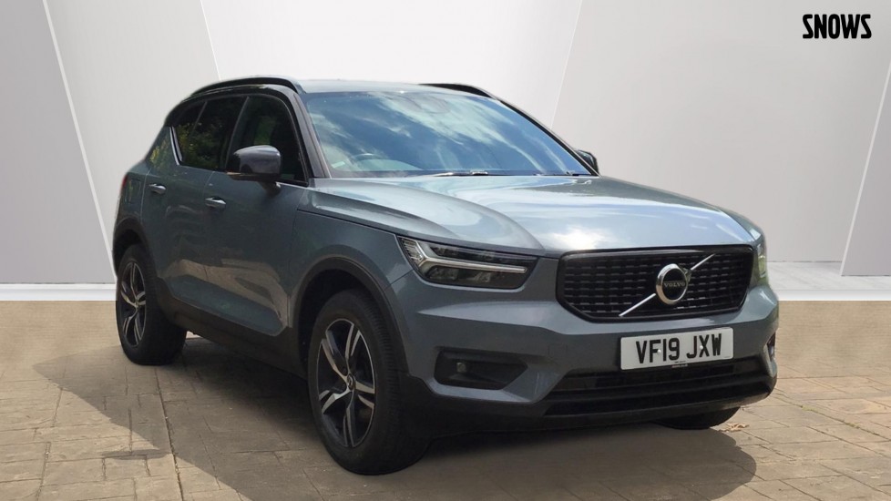 Volvo-XC40-T4 FWD R-Design Automatc-MK1 (536)-5-door-Crossover-model-year-2019